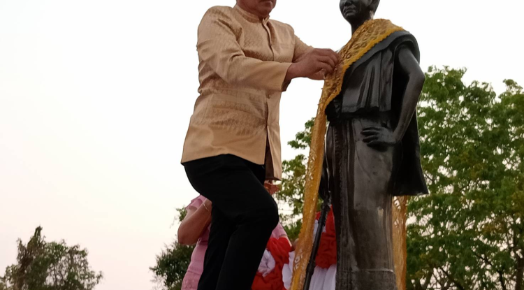 พิธีบวงสรวงอนุสาวรีย์ท้าวสุรนารี องค์ประจำเทศบาลฯ ประจำปีงบประมาณ พ.ศ. 2567