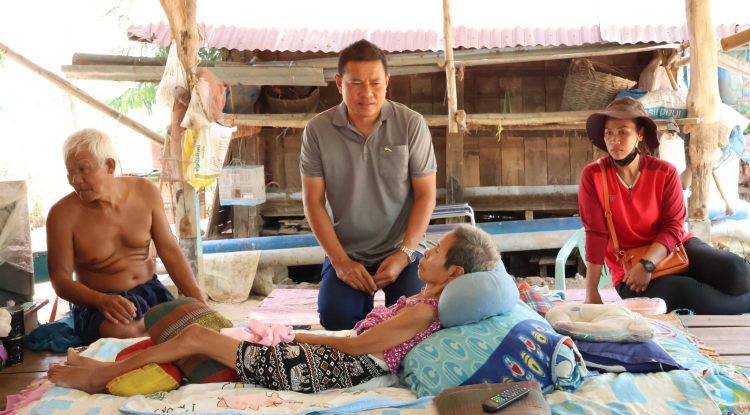 ลงพื้นที่เยี่ยมผู้ป่วยติดเตียง ณ เขตเทศบาลตำบลจระเข้หิน 