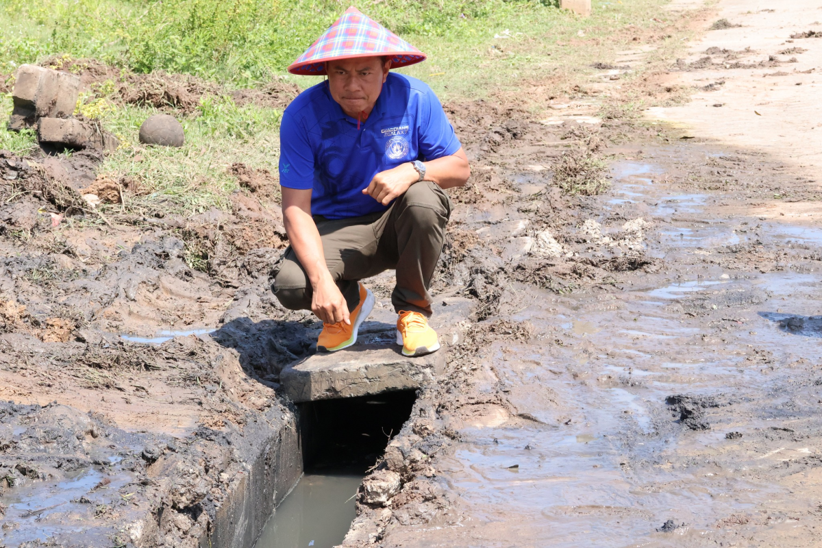 ลงพื้นที่ขุดลอกท่อระบายน้ำ ณ หมู่ที่ 8 และ หมู่ที่ 3 ตำบลจระเข้หิน อำเภอครบุรี จังหวัดนครราชสีมา