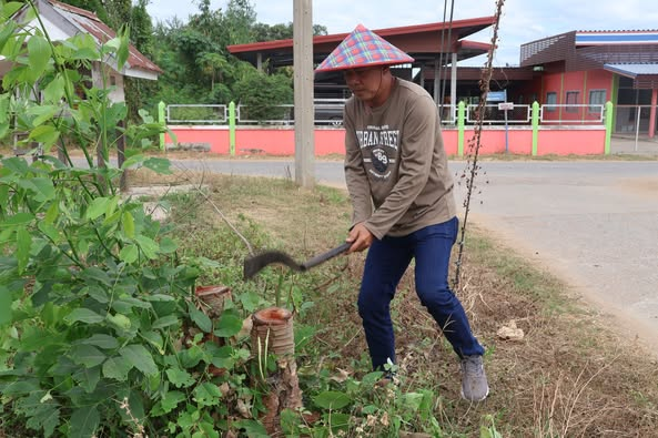 ลงพื้นที่ปรับภูมิทัศน์หมู่ที่ 8 