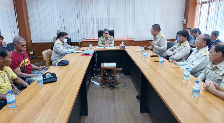 เข้าพบ รองผู้อำนวยการสำนักงานชลประทานที่ 8 เพื่อแก้ไขการขาดแคลนน้ำและเพื่อให้พิจารณาการส่งน้ำให้แก่ประชาชน