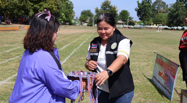 พิธีเปิดกีฬาสีภายในโรงเรียนชุมชนจระเข้หิน(สังฆ์คุรุประชาฯ) 