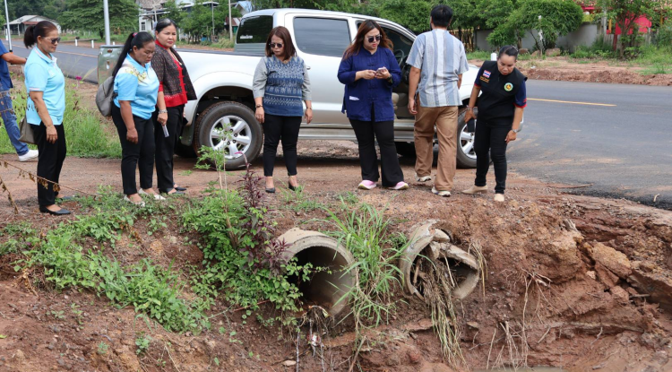 ลงพื้นที่แก้ไขปัญหาน้ำท่วมขังโดยได้ทำการขุดเปิดทางเพื่อระบายน้ำออก ณ หมู่ที่ 1 ตำบลจระเข้หิน อำเภอครบุรี จังหวัดนครราชสีมา