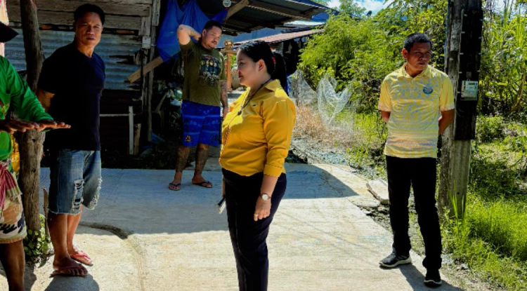 ลงพื้นเพื่อรับฟังปัญหาน้ำขังของประชาชน ตามที่ประชาชนได้แจ้งมายังเทศบาลตำบลจระเข้หิน