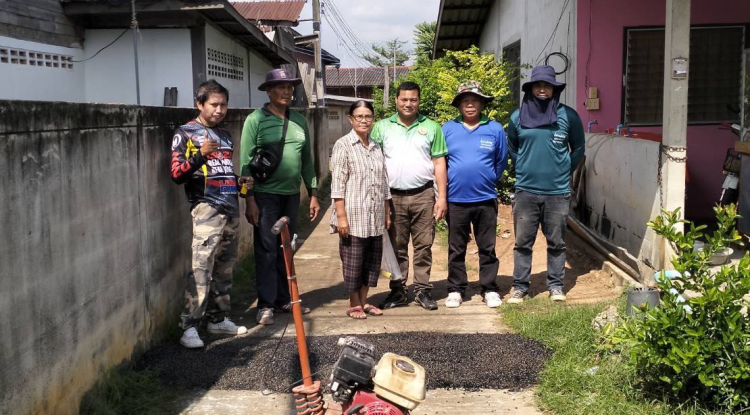 ลงพื้นที่ทำคันกันน้ำให้ประชาชนชาวเทศบาลตำบลจระเข้หินตามคำร้องขอ 