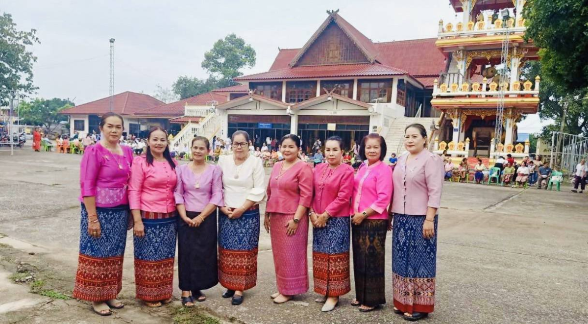 ร่วมทำบุญตักบาตรเทโว ณ วัดจระเข้หินและวัดสว่างหนองแวง (บ้านไผ่)