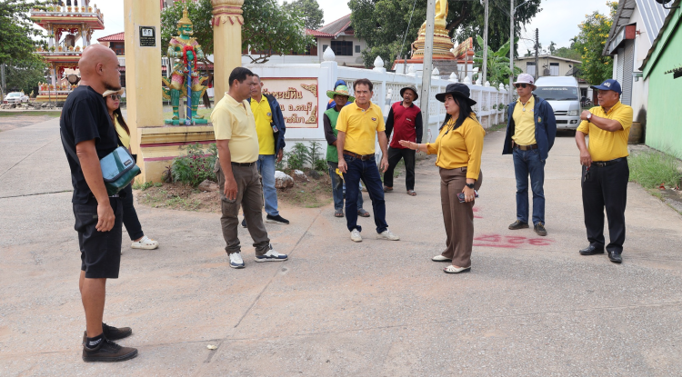 ลงพื้นที่สำรวจตรวจสอบถนน เพื่อที่จะทำการซ้อมแซ่มและปรับปรุงผิวทางที่ชำรุดให้ดียิ่งขึ้น 