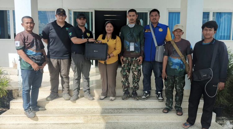 ได้รับมอบโดรนตรวจจับความร้อนจากอุทยานแห่งชาติทับลานเพื่อใช้ในการติดตามตรวจสอบและเฝ้าระวังช้างป่าในพื้นที่ตำบลจระเข้หินและพื้นที่ใกล้เคียง