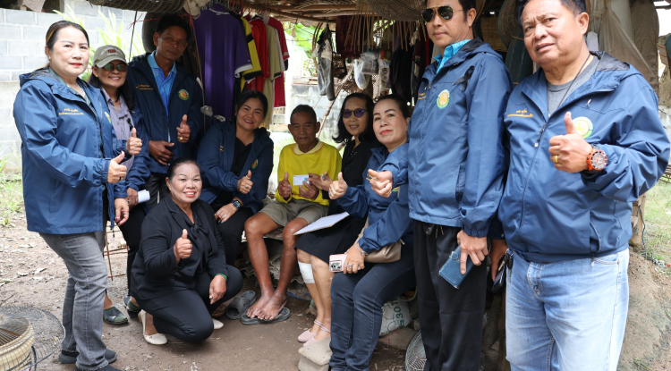 ลงพื้นที่มอบบัตรประจำตัวคนพิการให้แก่ผู้พิการ ณ เขตเทศบาลตำบลจระเข้หิน 