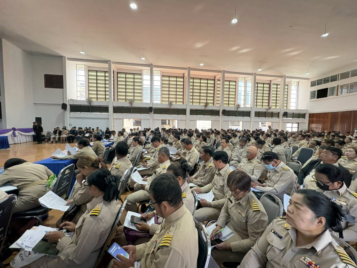 ข้าร่วมประชุมประจำเดือนหัวหน้าส่วนราชการและกำนัน ผู้ใหญ่บ้าน ครั้งทีา 12/2568 ประจำเดือน ธันวาคม 2568 ณ ศาลาประชมคมอำเภอครบุรี จังหวัดนครราชสีมา