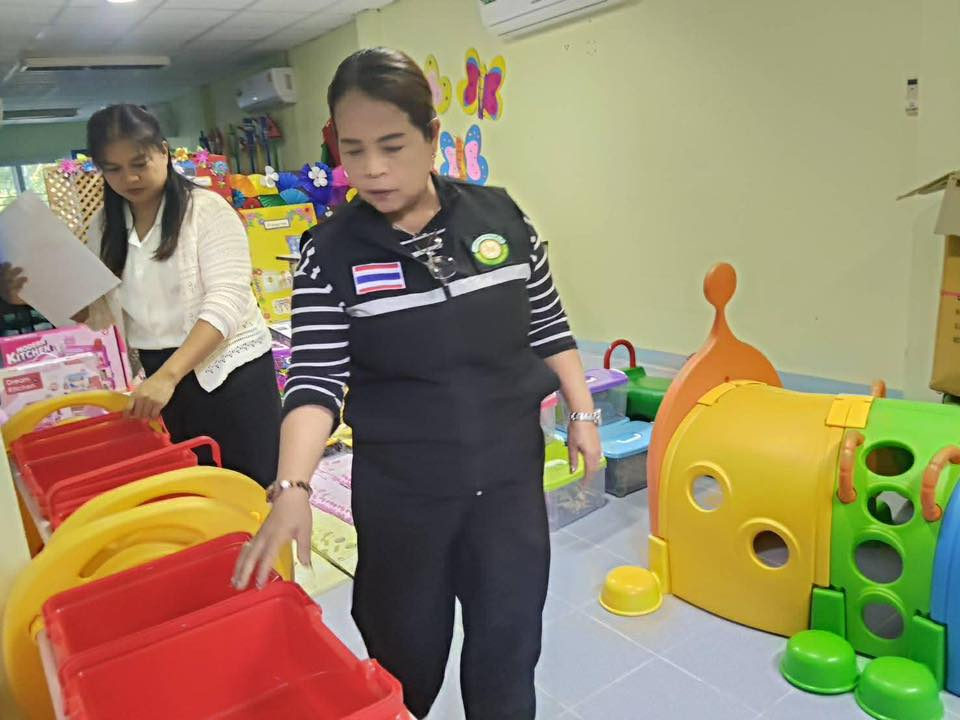 ตรวจรับสื่อการเรียนการสอน ณ ศูนย์พัฒนาเด็กเล็กสังกัดเทศบาลตำบลจระเข้หิน 