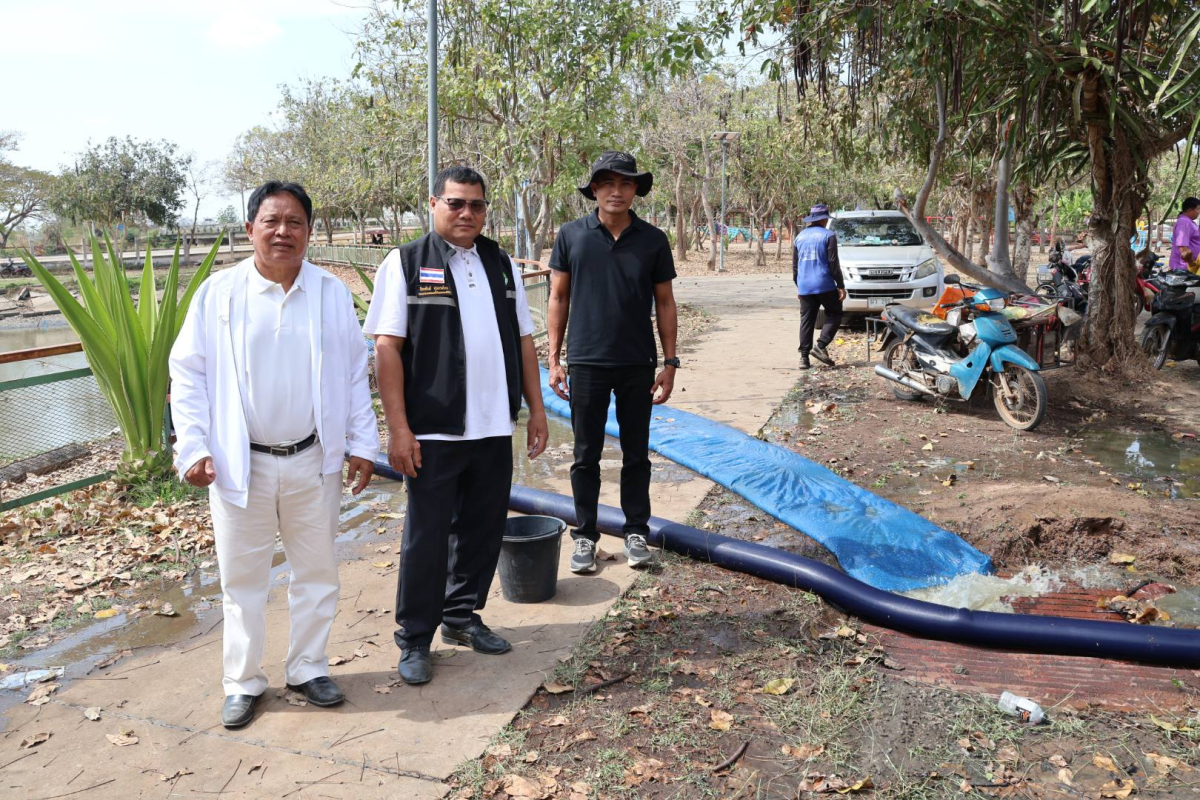 ลงพื้นที่ปรับภูมิทัศน์และแก้ไขปัญหาน้ำเสียบริเวณคลองสวนสาธารณะ หมู่ที่ 3 ตำบลจระเข้หิน อำเภอครบุรี จังหวัดนครราชสีมา