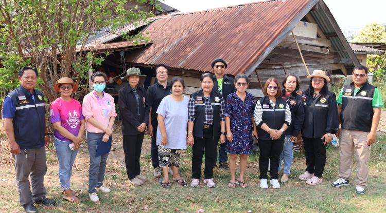 ลงพื้นที่เยี่ยมบ้าน นางสาวดอกไม้ ฮวบกระโทก 