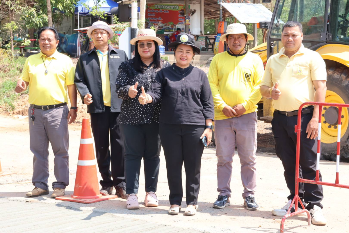 ลงพื้นที่ปรับปรุงซ่อมแซมถนนที่ชำรุด ณ เขตเทศบาลตำบลจระเข้หิน 