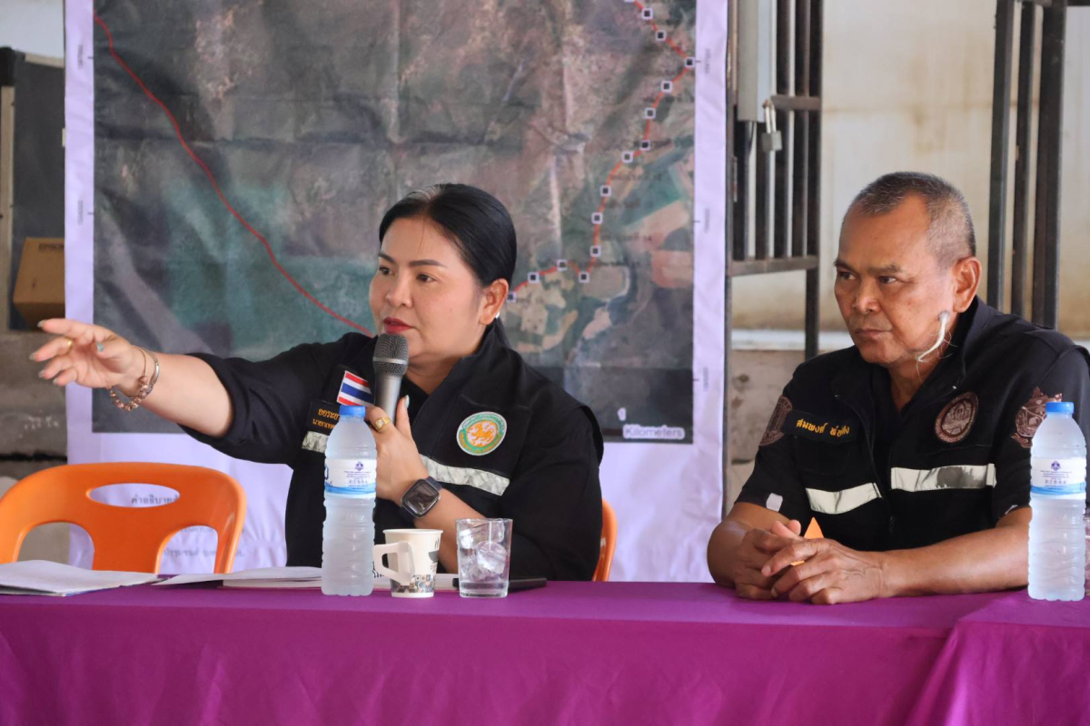 เข้าร่วมการประชุมชี้แจงการฝังหลักเขตและติดป้ายป่าชุมชนตำบลจระเข้หินอำเภอครบุรี จังหวัดนครราชสีมา ณ ศาลาประชาคม หมู่ที่ 11