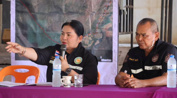 เข้าร่วมการประชุมชี้แจงการฝังหลักเขตและติดป้ายป่าชุมชนตำบลจระเข้หินอำเภอครบุรี จังหวัดนครราชสีมา ณ ศาลาประชาคม หมู่ที่ 11