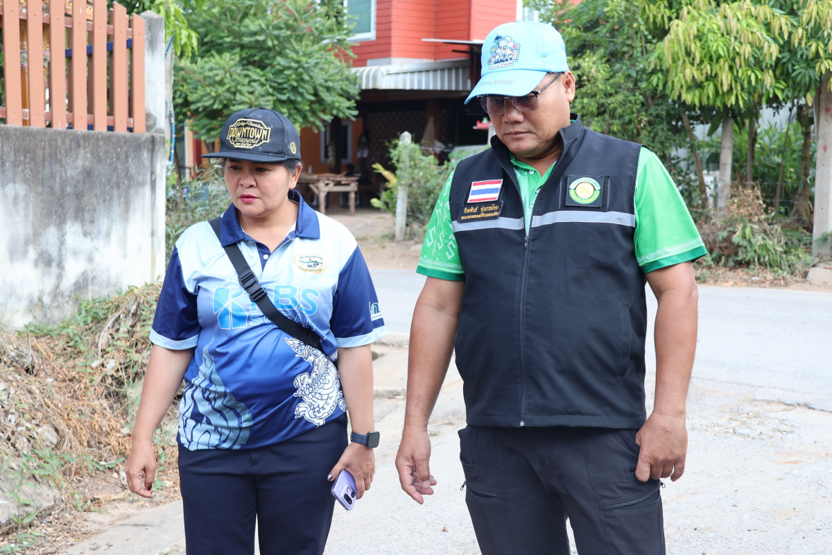 ลงพื้นที่ปรับปรุงซ่อมแซมถนนวางท่อระบายน้ำ 