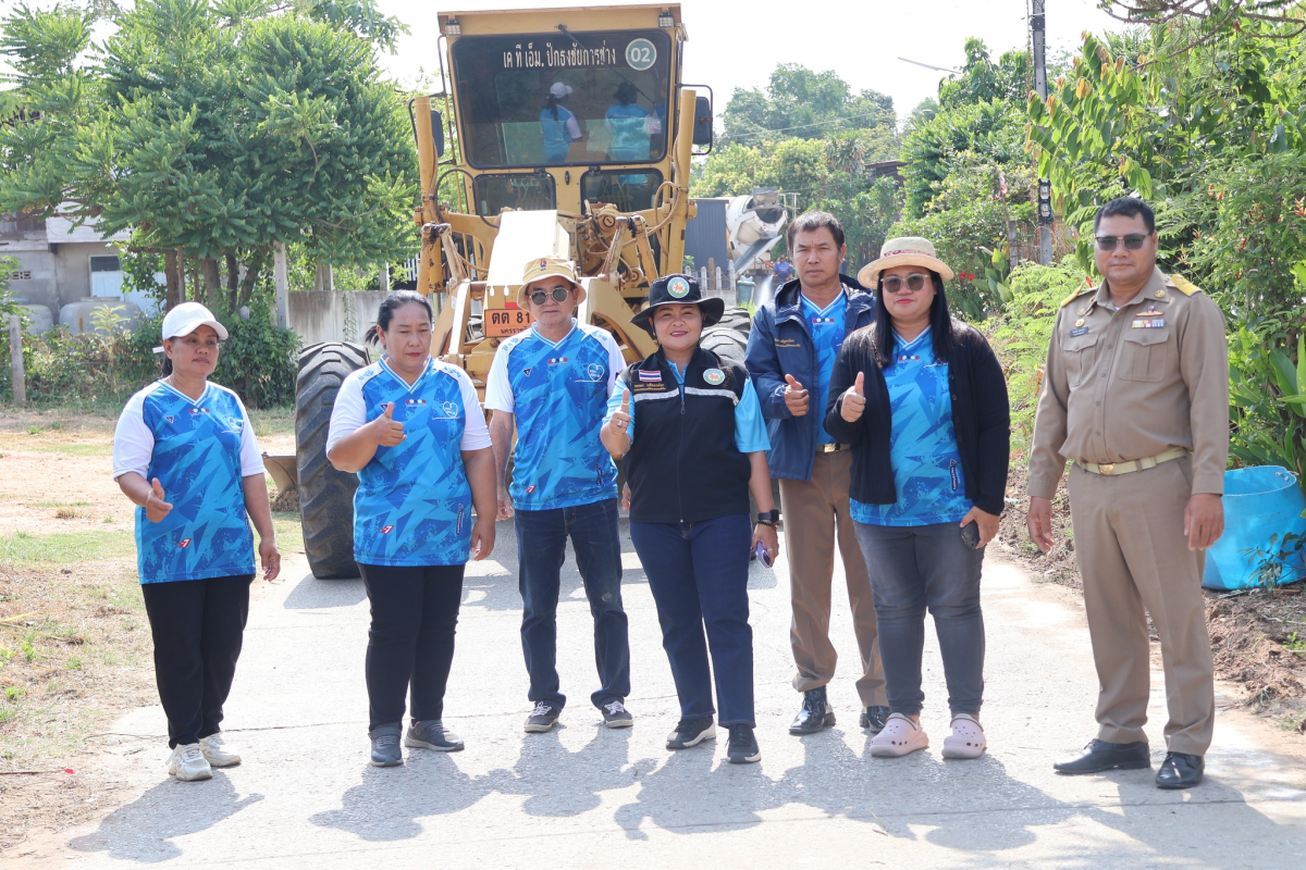 ลงพื้นที่สำรวจถนนและปรับปรุงซ่อมแซมถนนที่ชำรุด เพื่อความปลอดภัยในการใช้รถใช้ถนน