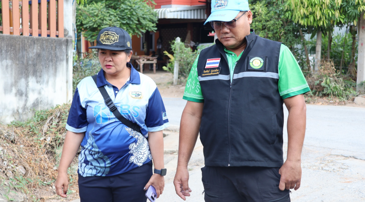 ลงพื้นที่ปรับปรุงซ่อมแซมถนนวางท่อระบายน้ำ 