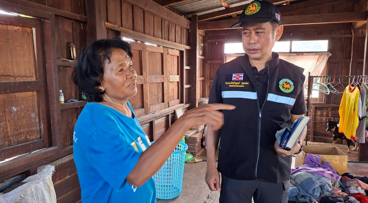 ลงพื้นที่สำรวจบ้านที่ถูกผลกระทบจากพายุฤดูร้อนเพื่อทำการช่วยเหลือต่อไป