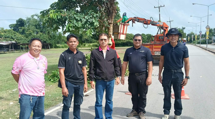 ลงพื้นที่ตามคำร้องขอของประชาชนที่ได้แจ้งเข้ามายังสำนักงานเทศบาลตำบลจระเข้หินและได้ลงพื้นที่ปรับภูมิทัศ